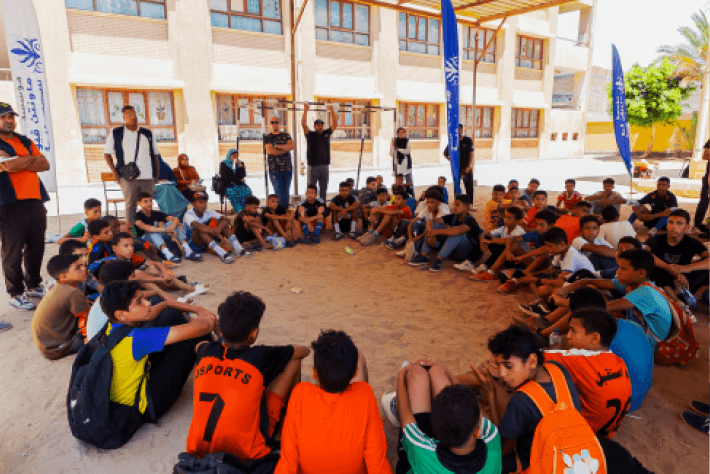 طلاب في مدينة إيتسا في الفيوم يشاركون في البرنامج.